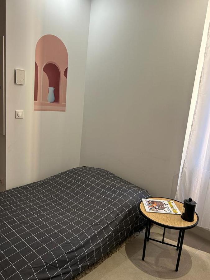 Forum Julii - Centre Historique - Suite Tout Confort - Wifi Frejus Bagian luar foto